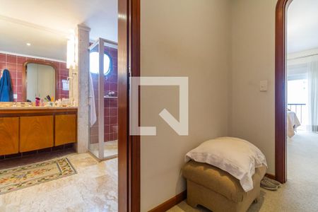 Apartamento à venda com 291m², 4 quartos e 4 vagasBanheiro Suíte máster