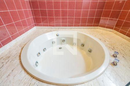 Apartamento à venda com 291m², 4 quartos e 4 vagasBanheiro Suíte máster