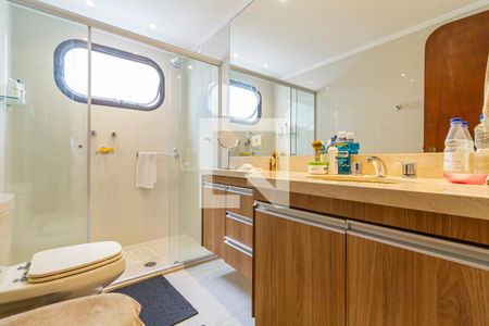 Apartamento à venda com 291m², 4 quartos e 4 vagasBanheiro da Suíte 2