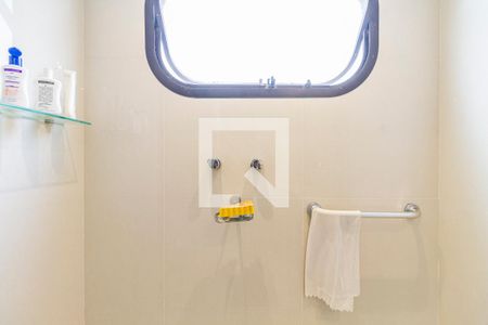 Apartamento à venda com 291m², 4 quartos e 4 vagasBanheiro da Suíte 2