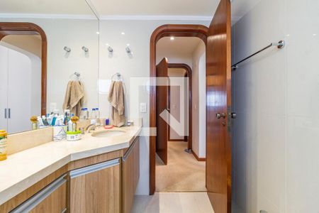 Apartamento à venda com 291m², 4 quartos e 4 vagasBanheiro da Suíte 2