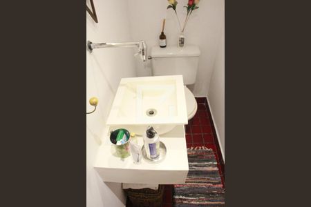 Casa à venda com 173m², 3 quartos e 2 vagasLavabo