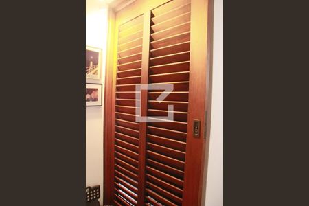 Casa à venda com 173m², 3 quartos e 2 vagasCorredor segundo andar