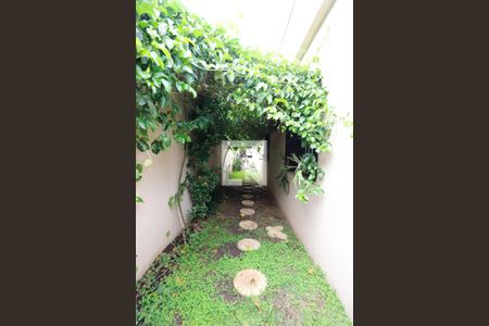 Casa à venda com 250m², 3 quartos e 4 vagasQuintal