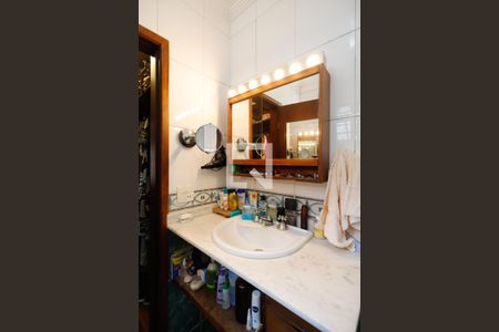 Casa à venda com 250m², 3 quartos e 4 vagasBanheiro da Suíte 1