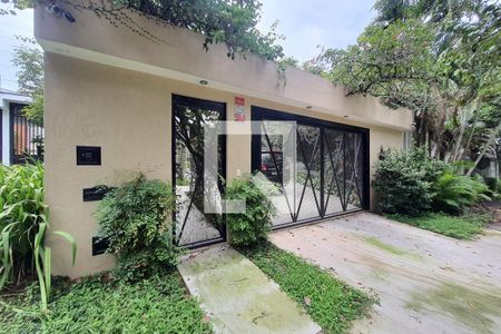 Casa à venda com 250m², 3 quartos e 4 vagasFachada