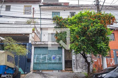 Casa à venda com 120m², 3 quartos e 2 vagasFachada