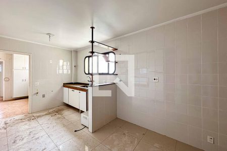 Apartamento à venda com 175m², 4 quartos e 4 vagas Apartamento à venda com 175m², 4 quartos e 4 vagasCozinha