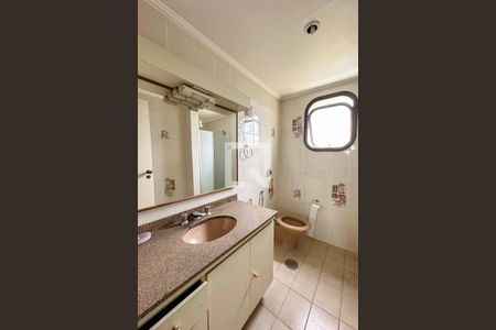 Apartamento à venda com 175m², 4 quartos e 4 vagas Apartamento à venda com 175m², 4 quartos e 4 vagasBanheiro