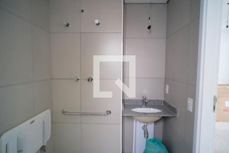 Banheiro de kitnet/studio à venda com 1 quarto, 48m² em Pinheiros, São Paulo