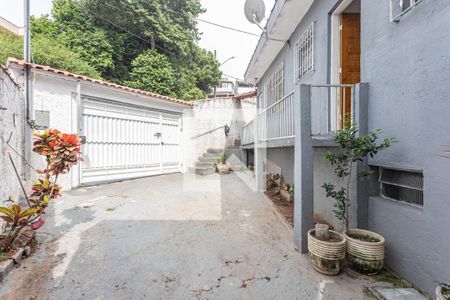 Casa à venda com 106m², 2 quartos e 4 vagas Casa à venda com 106m², 2 quartos e 4 vagasGaragem