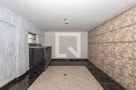 Casa à venda com 106m², 2 quartos e 4 vagas Casa à venda com 106m², 2 quartos e 4 vagasCozinha garagem