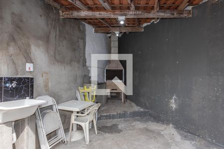 Casa à venda com 106m², 2 quartos e 4 vagas Casa à venda com 106m², 2 quartos e 4 vagasArea de Serviços/Churasqueira