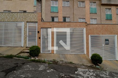 Apartamento para alugar com 52m², 2 quartos e 1 vagaFachada