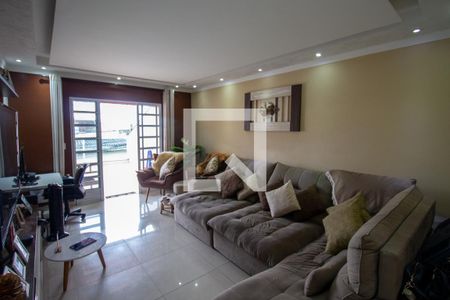Sala de casa à venda com 3 quartos, 148m² em Vila Carmosina, São Paulo