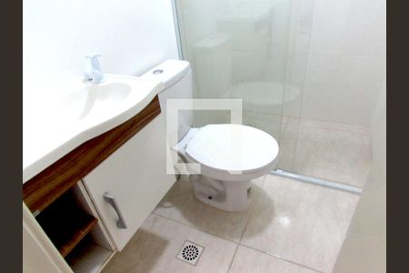 Banheiro de kitnet/studio para alugar com 1 quarto, 28m² em Vila Sonia, São Paulo