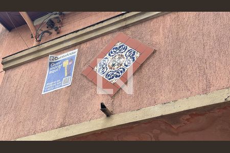 Casa à venda com 360m², 3 quartos e 1 vaga Casa à venda com 360m², 3 quartos e 1 vagaFachada