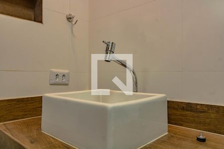 Banheiro de casa para alugar com 2 quartos, 58m² em Vila Guarani , São Paulo