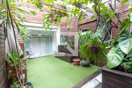 Casa para alugar com 100m², 2 quartos e 1 vagaQuintal