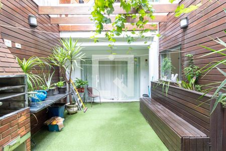 Casa para alugar com 100m², 2 quartos e 1 vagaQuintal