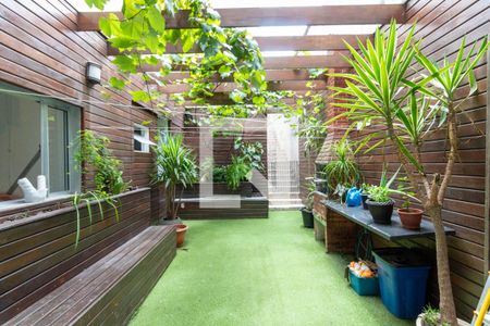 Casa para alugar com 100m², 2 quartos e 1 vagaQuintal