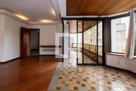 Apartamento à venda com 220m², 4 quartos e 3 vagas