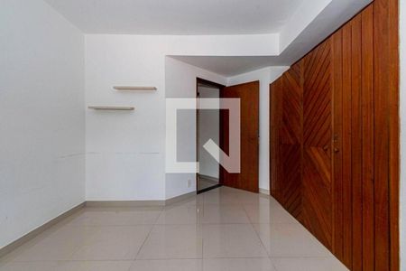 Apartamento à venda com 220m², 4 quartos e 3 vagas