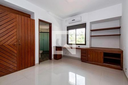 Apartamento à venda com 220m², 4 quartos e 3 vagas