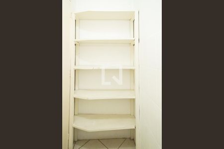 Casa à venda com 256m², 2 quartos e 2 vagasLavabo 