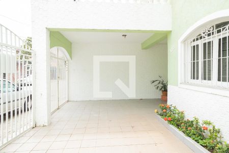 Casa à venda com 256m², 2 quartos e 2 vagasFachada