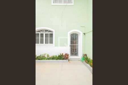 Casa à venda com 256m², 2 quartos e 2 vagasFachada