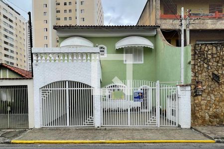 Casa à venda com 256m², 2 quartos e 2 vagasFachada 