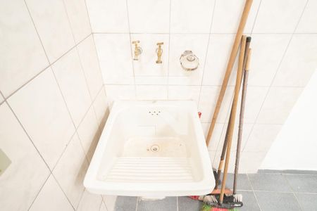 Casa à venda com 256m², 2 quartos e 2 vagasÁrea de Serviço 2