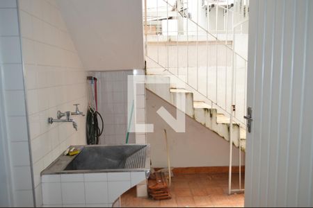 Casa à venda com 120m², 3 quartos e sem vagaÁrea de Serviço