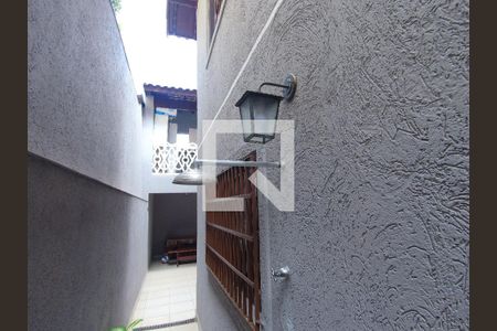 Casa à venda com 100m², 3 quartos e 2 vagasCorredor