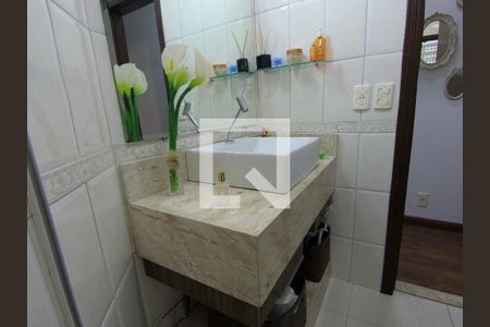 Casa à venda com 100m², 3 quartos e 2 vagasBanheiro Social
