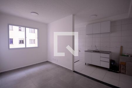 Sala de apartamento para alugar com 2 quartos, 41m² em Jardim Santa Emilia, São Paulo