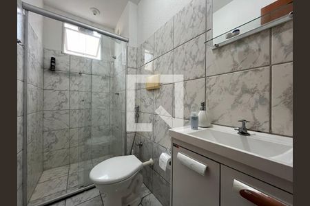 banho 1 de apartamento à venda com 2 quartos, 60m² em Grajaú, Belo Horizonte