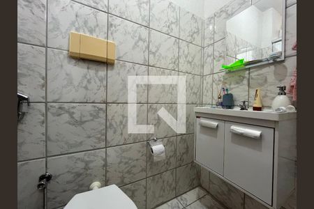 banho 2 de apartamento à venda com 2 quartos, 60m² em Grajaú, Belo Horizonte