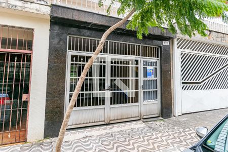 Casa à venda com 249m², 3 quartos e 1 vaga Casa à venda com 249m², 3 quartos e 1 vagaFachada