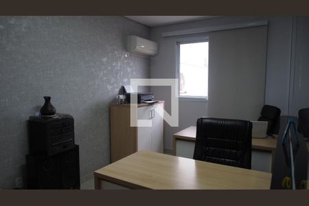 Casa à venda com 286m², 4 quartos e 4 vagasEscritório