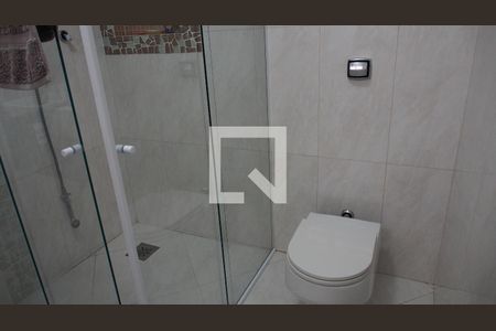 Casa à venda com 286m², 4 quartos e 4 vagasBanheiro