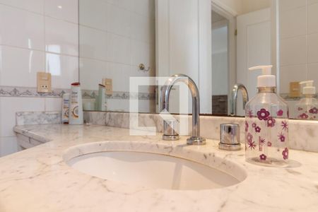 Apartamento à venda com 125m², 3 quartos e 3 vagas Apartamento à venda com 125m², 3 quartos e 3 vagasBanheiro da Suíte 2