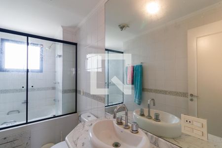 Apartamento à venda com 125m², 3 quartos e 3 vagas Apartamento à venda com 125m², 3 quartos e 3 vagasBanheiro da Suíte 1