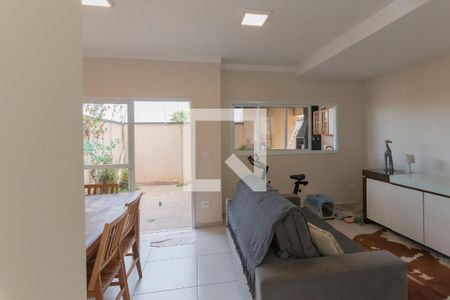 Sala de casa de condomínio à venda com 3 quartos, 80m² em Vila Marieta, Campinas