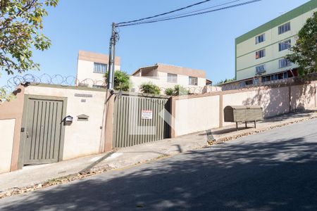 Apartamento à venda com 102m², 3 quartos e 1 vaga Apartamento à venda com 102m², 3 quartos e 1 vagaFachada