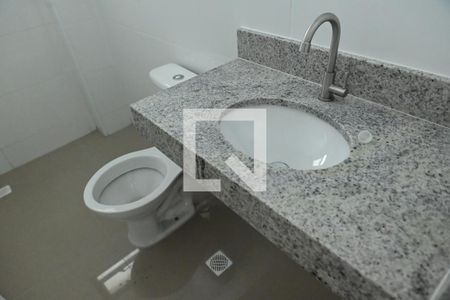 Banheiro Suite de apartamento para alugar com 2 quartos, 72m² em Nova Mirim, Praia Grande