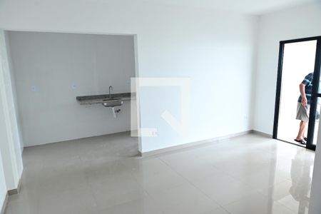 Sala de apartamento para alugar com 2 quartos, 79m² em Nova Mirim, Praia Grande