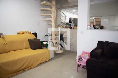 Sala de casa para alugar com 3 quartos, 500m² em Parque Edu Chaves, São Paulo