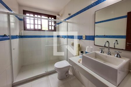 Casa para alugar com 350m², 5 quartos e 4 vagasBanheiro 1